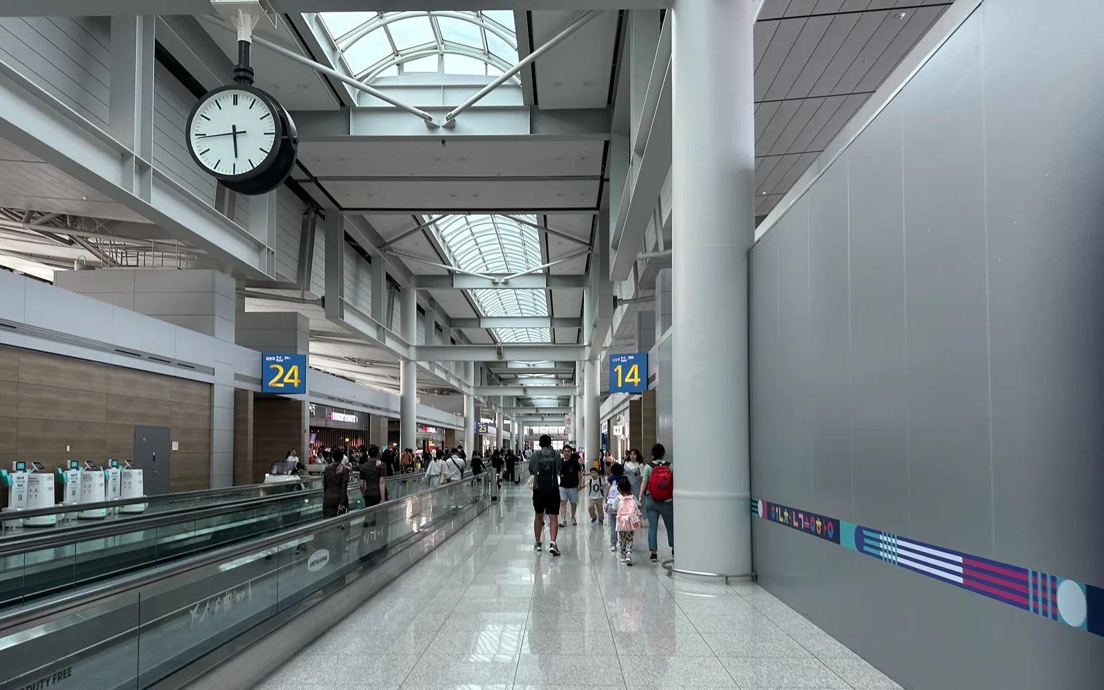 Passenger concourse inside Incheon Airport Terminal 1