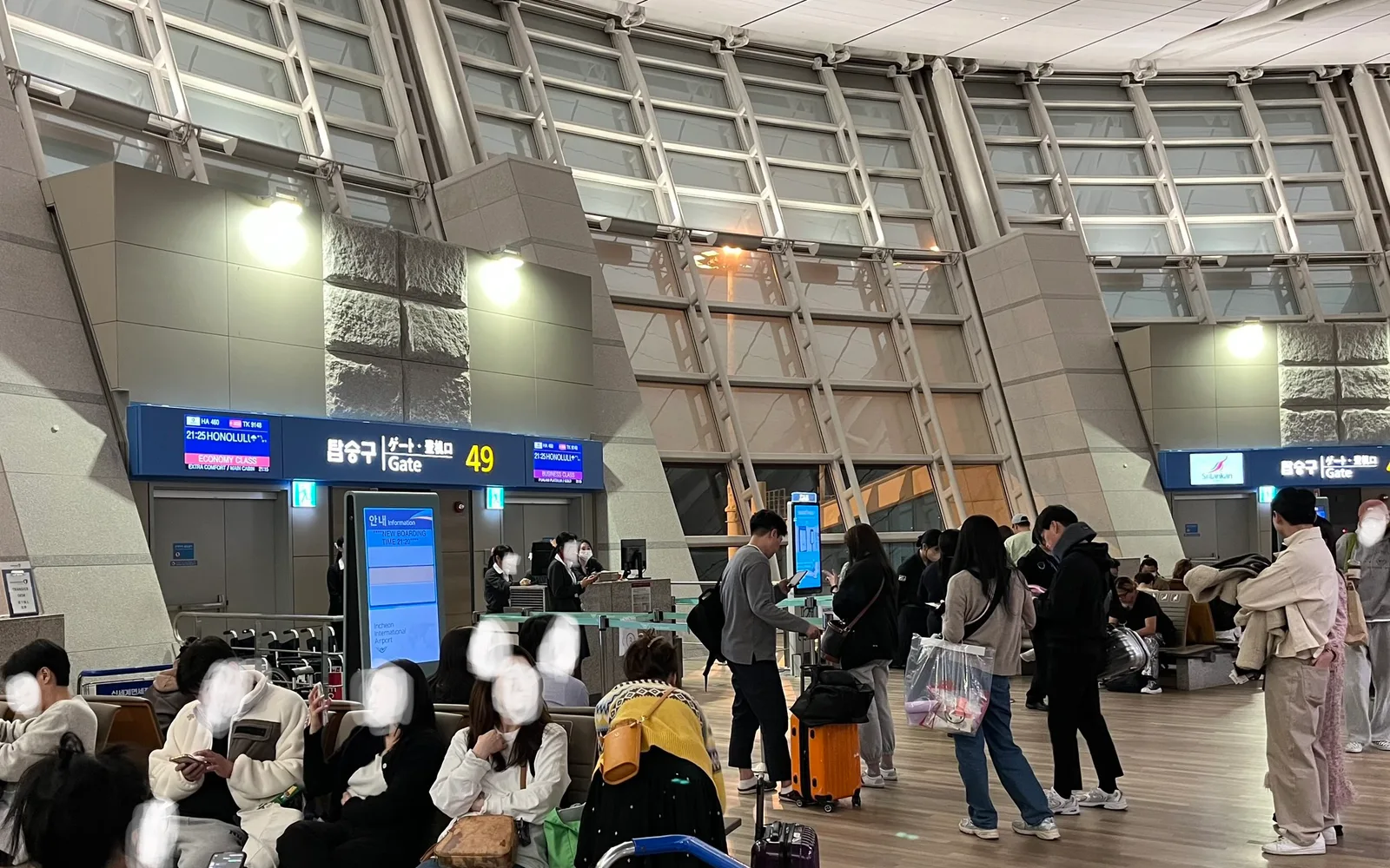 Terminal 1 airside at Gate 49