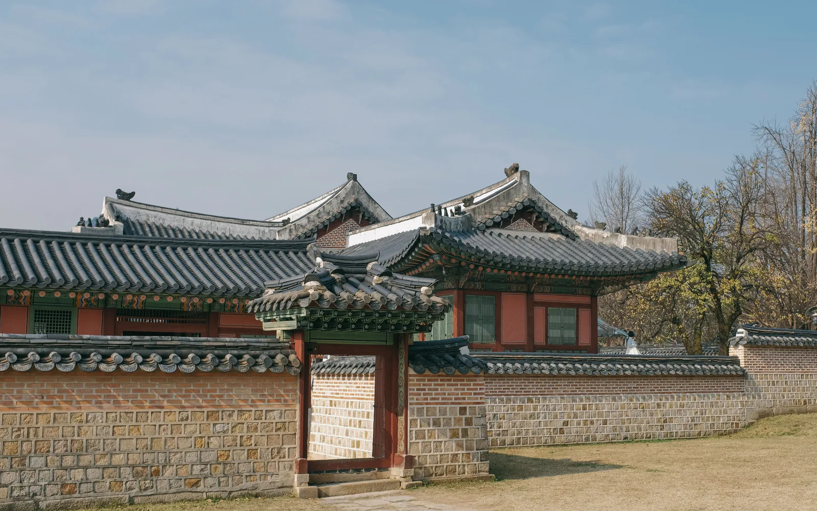 Traditional architecture at Gyeongbokgung Palace